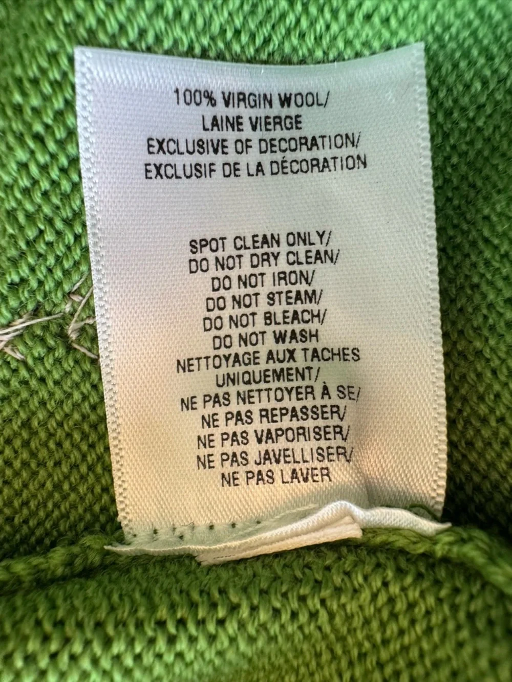 Oscar de la Renta Green Crewneck Sweater with Pink Floral Crystal Embroidery - Picture 15 of 16